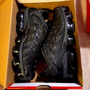 Nike vapor max all black size 9.5